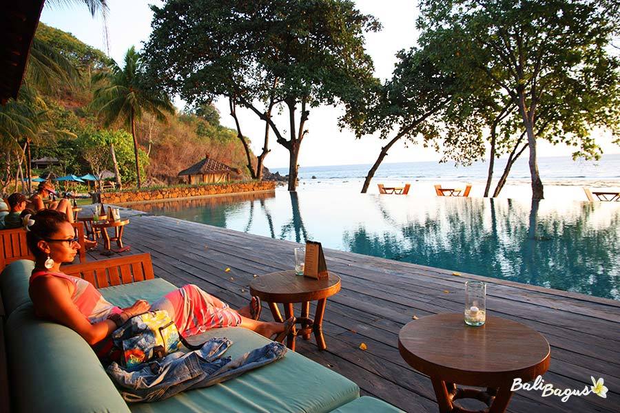 Jeeva Klui Senggigi tramonto infinity pool