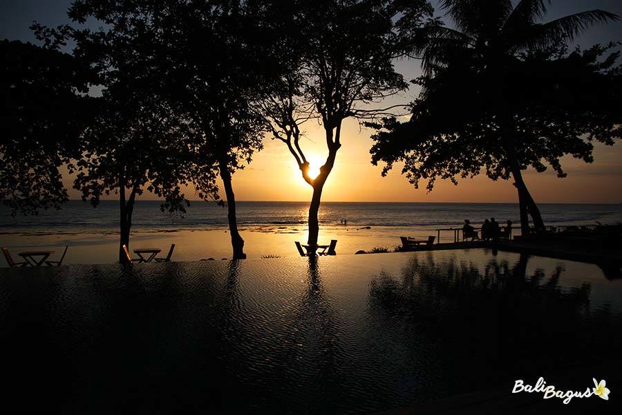 Jeeva Klui Senggigi Tramonto su monte Agung